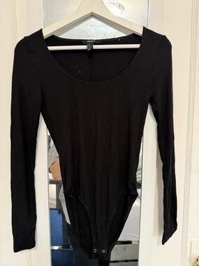 Forever 21 Black Ribbed Scoop-Neck Long Sleeve Bodysuit